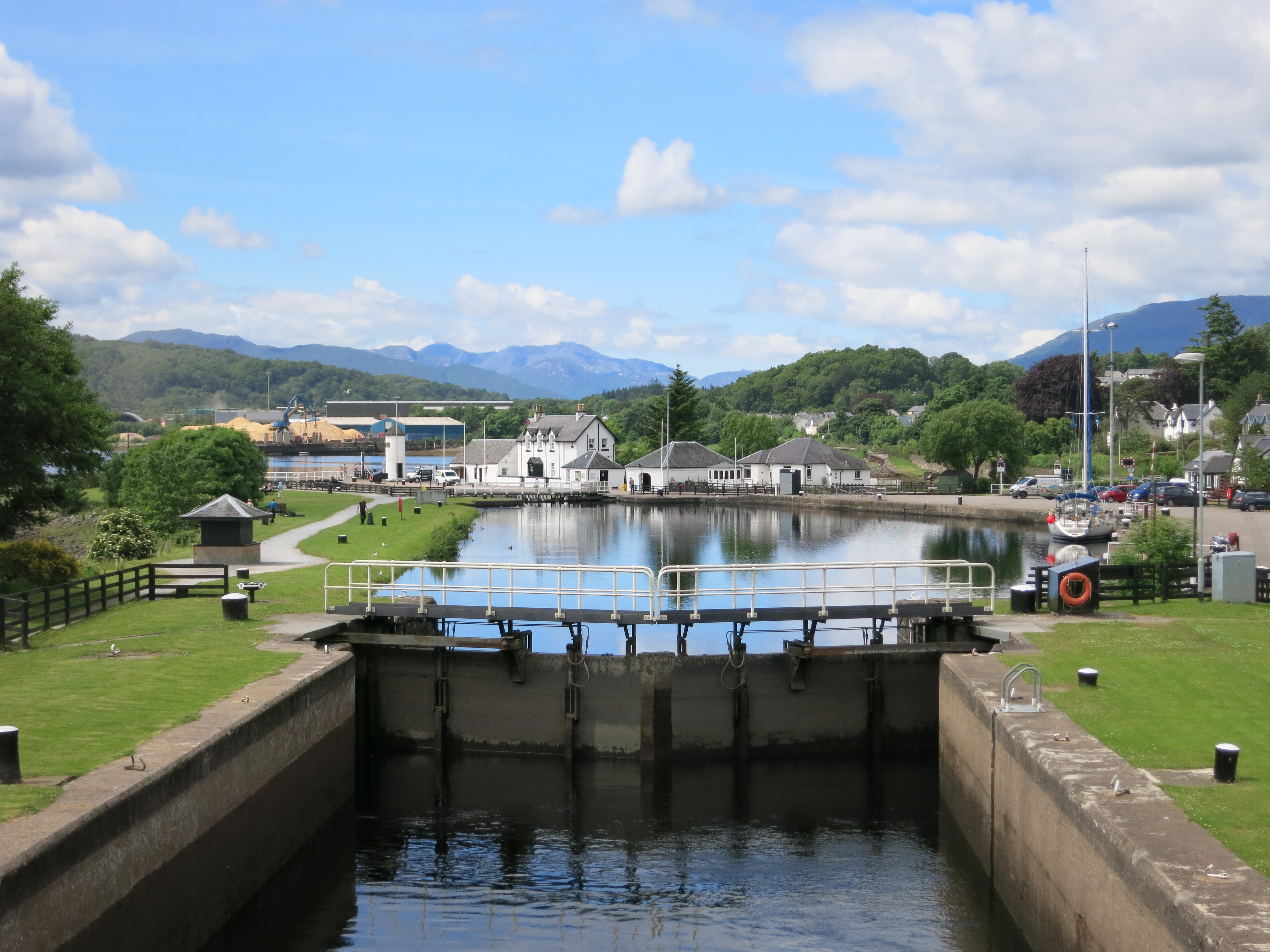 Schleusen am Kanal vor Fort William