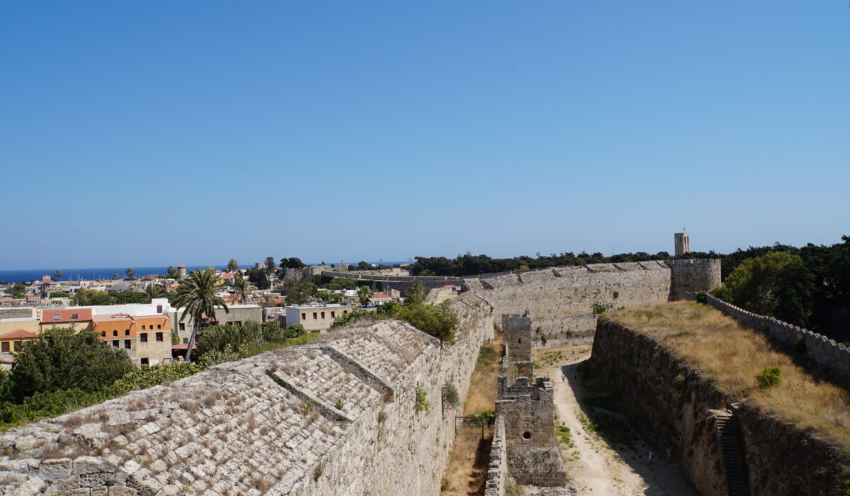 auf der Stadtmauer von Rhodos Stadt