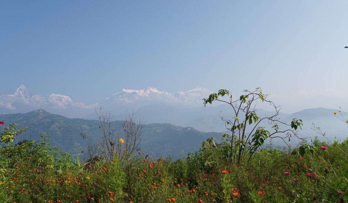 Blick auf die Berge von der Welt Frieden Stupa