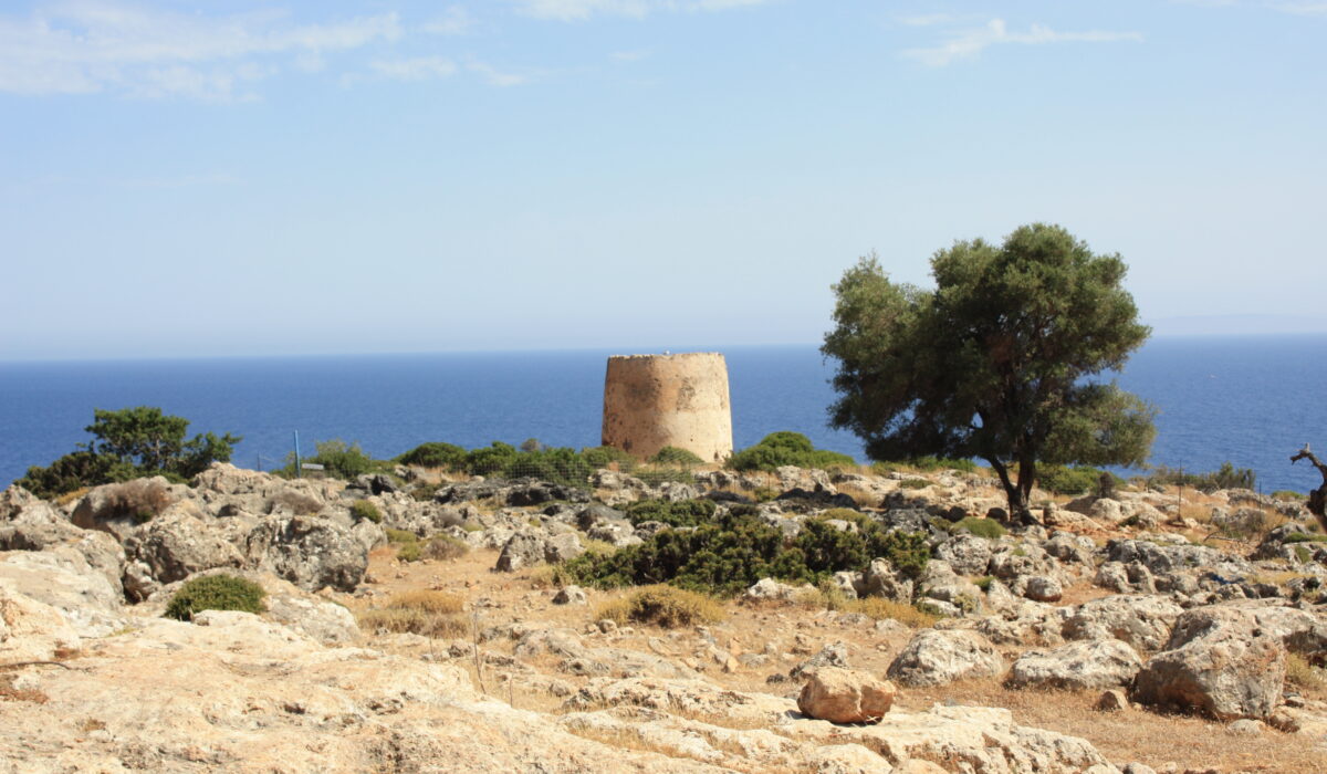 auf den Wanderweg nach Loutro