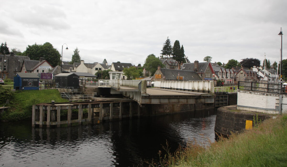 Brücke am kaledonischen Kanal