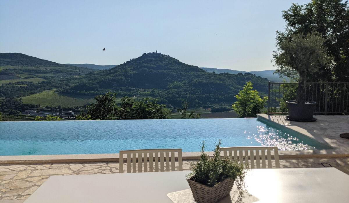 von unserem Ferienhaus Blick auf Motuvun